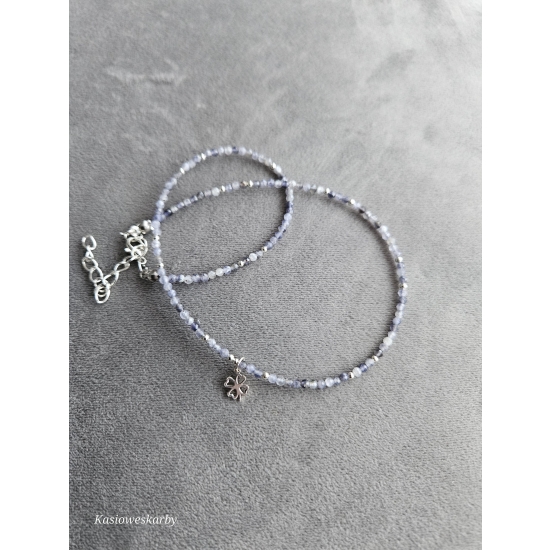 Naszyjnik z kamieni iolit z zawieszką